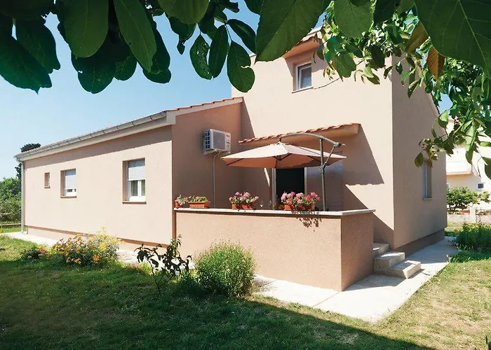 Ferienhaus Home Holiday Petrcane