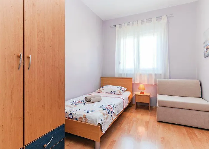בית נופש Home Holiday Petrcane *